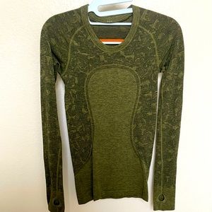 Lululemon Swiftly Tech Long-Sleeve